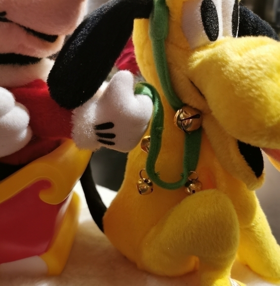 Vintage Disney gemmy animated Mickey Pluto goofy singing here comes Santa Claus - Picture 6 of 9